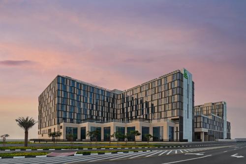 Фотография гостиницы Holiday Inn Dubai Al-Maktoum Airport, an IHG Hotel