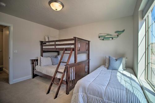 Фотографии гостевого дома
Modern Washington Home - Pool and Trail Access!