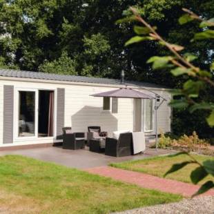 Фотографии гостевого дома
Comfy chalet with a dishwasher, next to the forest