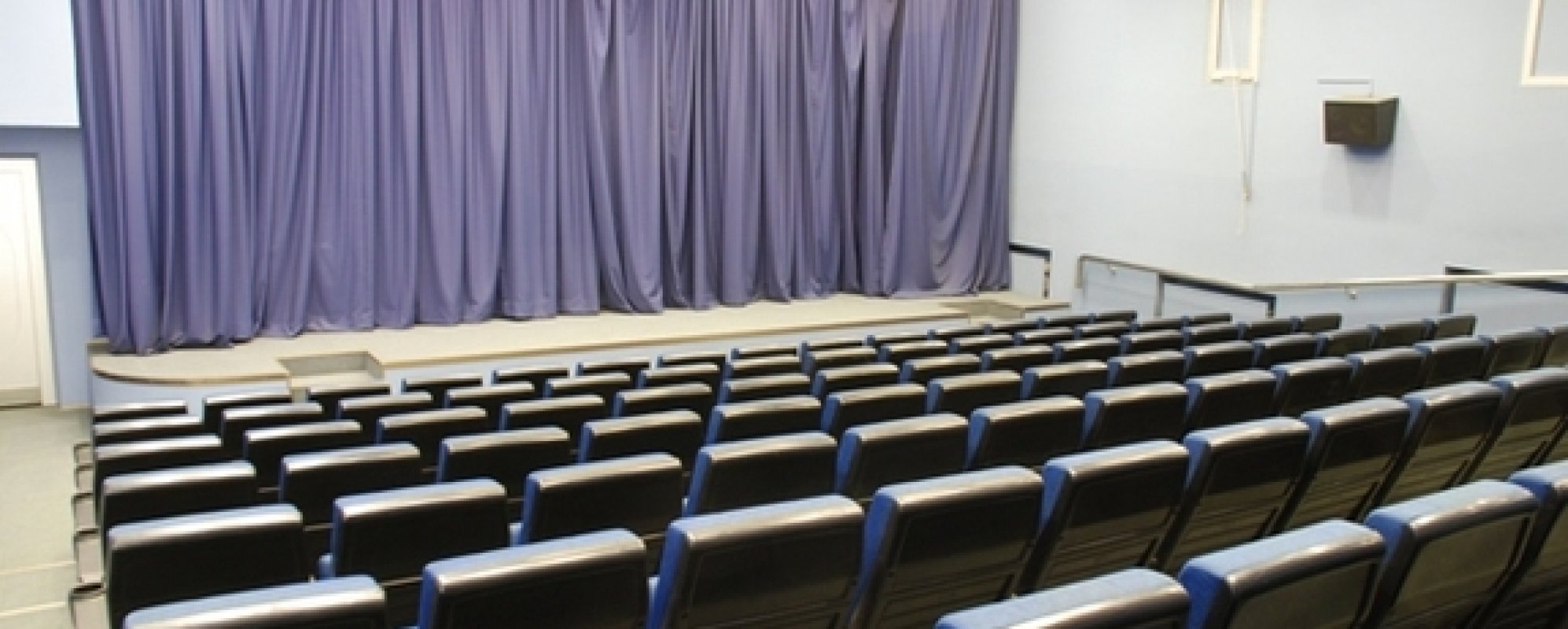 Фотографии концертного зала Киноконцертный театр Космос Синий зал