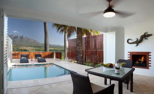 Фотография гостевого дома The Coach House at Val du Charron