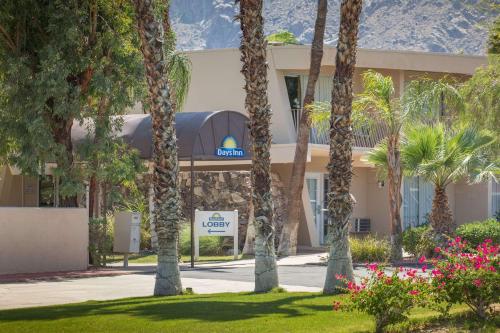 Фотография гостиницы Days Inn by Wyndham Palm Springs