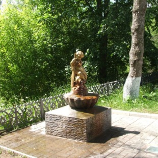 Фотография достопримечательности Скульптура-фонтан Мальчик