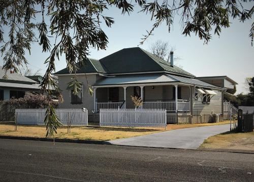 Фотография гостевого дома Area51 Warwick