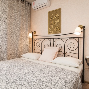 Фотография квартиры Апарт-Отель HomeHotel Бурнаковский