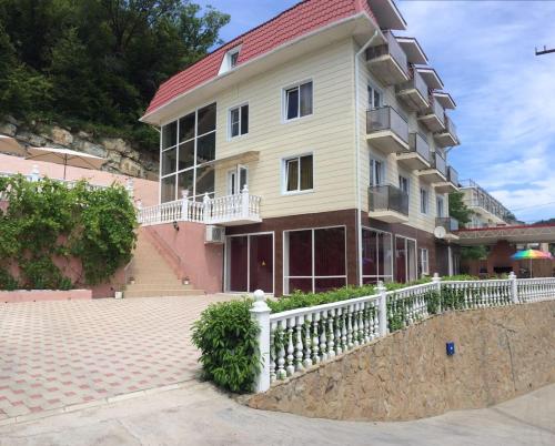 Фотография гостевого дома Эдельвейс