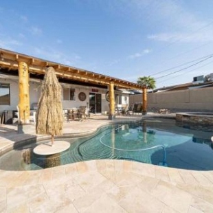 Фотография гостевого дома Stay Easy With A Pool & Spa, Quiet Relaxing Home!