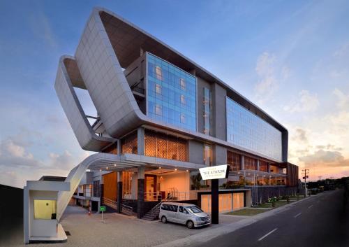 Фотография гостиницы The Atrium Hotel & Resort Yogyakarta