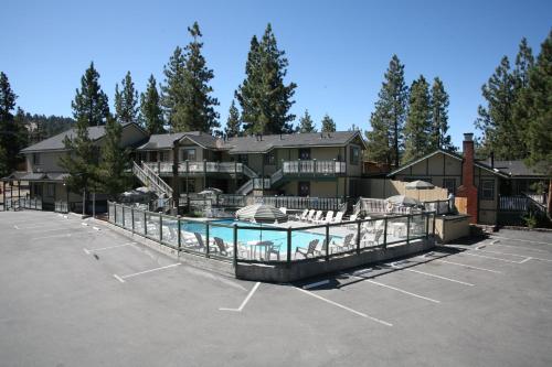 Фотография гостиницы Fireside Lodge