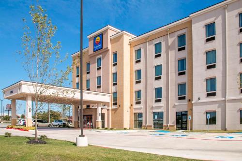 Фотография гостиницы Comfort Inn & Suites San Marcos