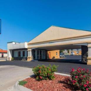 Фотографии гостиницы
OYO Townhouse Dodge City KS