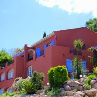 Фотографии мини отеля
Le Mas de la Verrerie