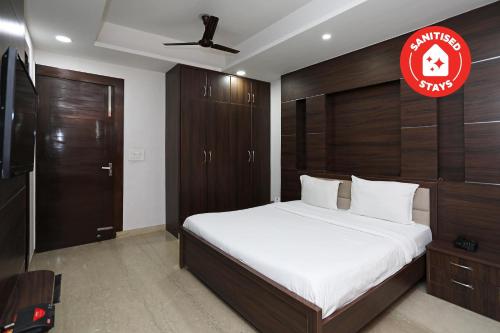 Фотографии гостиницы
Vaccinated Staff - SPOT ON 70646 City Tower Inn