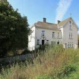 Фотография гостевого дома Splendid Mansion in Bastogne with Fenced Garden
