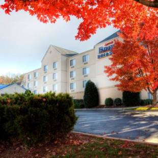 Фотографии гостиницы 
            Fairfield Inn & Suites Raleigh Crabtree Valley