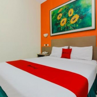 Фотография гостевого дома RedDoorz Plus near Alun Alun Kejaksan Cirebon