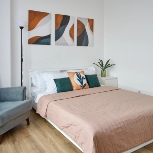 Фотография квартиры Квартира Центре Города в Пяти Минутах от Угмк Арены Находится в Клубном доме RedRock с Панорамным Видом на Город