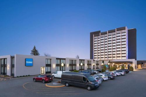 Фотография гостиницы Travelodge by Wyndham Quebec City Hotel & Convention Centre