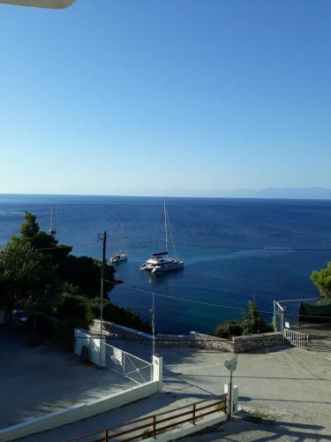 Фотография гостевого дома Stafylos Rooms