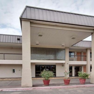 Фотография гостиницы Rodeway Inn & Suites