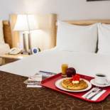 Фотография мотеля Swiss Chalet Motel