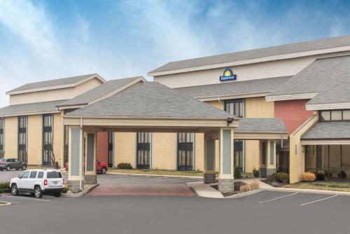 Фотография гостиницы Days Inn by Wyndham Indianapolis Northeast