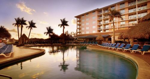 Фотографии гостиницы 
            Palm Beach Shores Resort and Vacation Villas