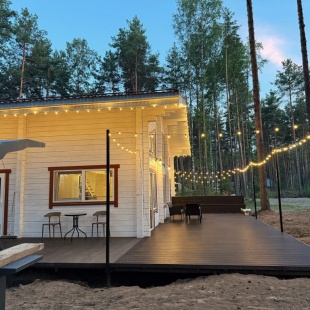 Фотография Коттеджа Частный дом Белый и сосны