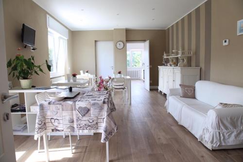 Фотография мини отеля La Rosa Tra I Laghi B&B