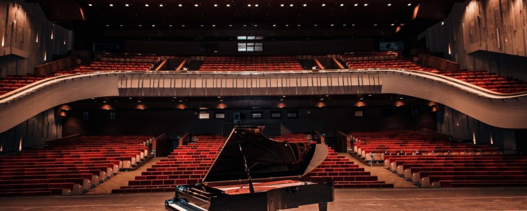 Фотографии концертного зала Большой зал Красноярской краевой филармонии