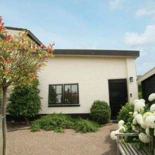 Фотографии гостевого дома 
            Quaint Summer Holiday Home in Egmond-Binnen with Garden