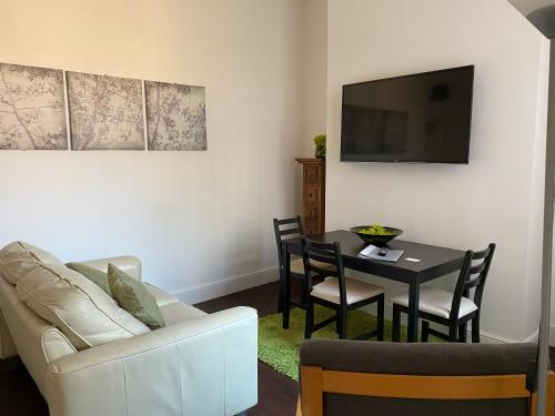 Фотографии гостевого дома
Apex Living NE Beachville House 4 Beds FREE PARKING