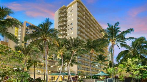 Фотография гостиницы Courtyard by Marriott Waikiki Beach