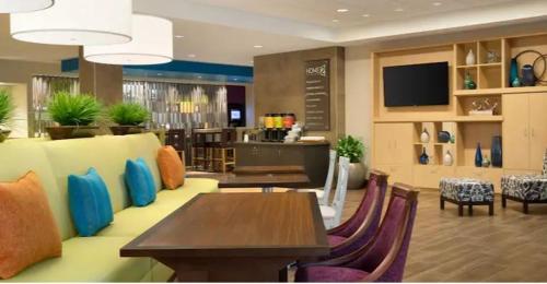 Фотография гостиницы Home2 Suites By Hilton Orlando Flamingo Crossings, FL