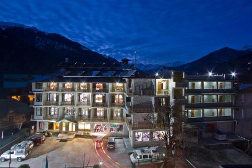 Фотография гостиницы Sarthak Resorts - 10kms from Mall Road Manali
