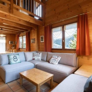 Фотография гостевого дома Chalet La Clusaz, 6 pièces, 11 personnes - FR-1-304-160