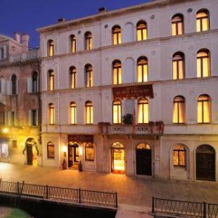 Фотографии гостиницы 
            Hotel Ai Due Principi