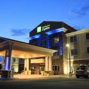 Фотографии гостиницы 
            Holiday Inn Express & Suites Belle Vernon, an IHG Hotel