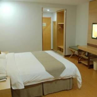 Фотографии гостиницы
GreenTree Inn Linyi Shuixian Bus Station Business Hotel