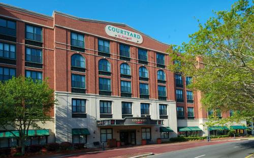 Фотография гостиницы Courtyard Savannah Downtown/Historic District