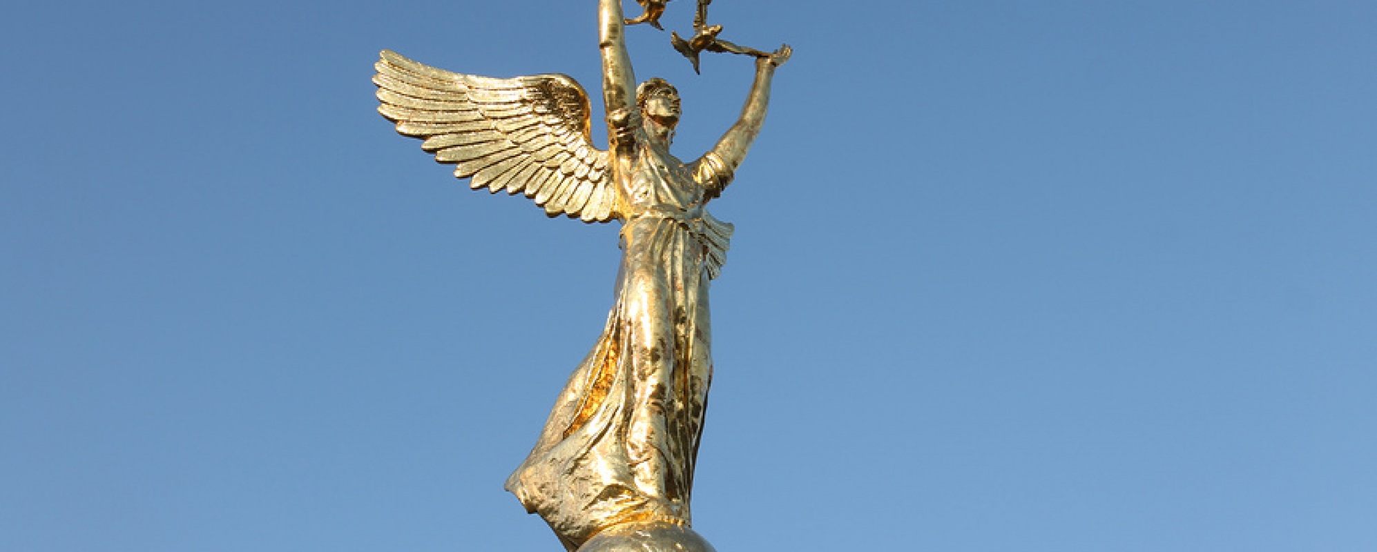 Фотографии достопримечательности Монумент Добрый Ангел Мира