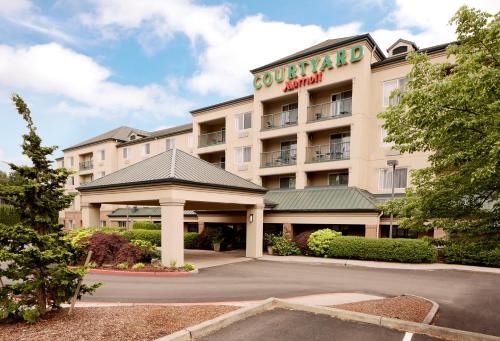 Фотография гостиницы Courtyard by Marriott Portland Southeast/Clackamas