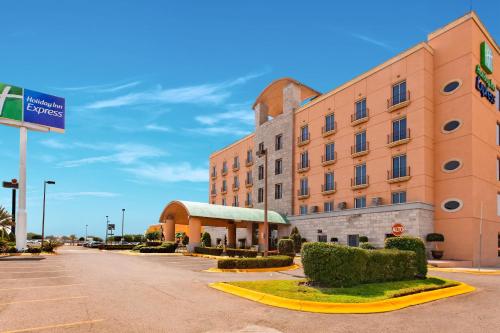 Фотография гостиницы Holiday Inn Express Silao-Aeropuerto Bajio, an IHG Hotel