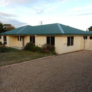 Фотографии гостевого дома
Holiday home by the beach in St Helens