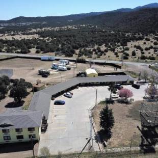 Фотографии мотеля 
            Tower 64 Motel & RV