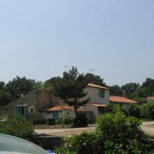 Фотографии мини отеля
Le Puy Babin chambres familiales à la ferme