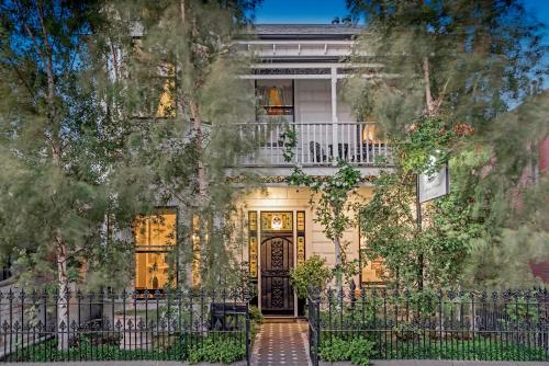 Фотография мини отеля Captains Retreat Apartments and Cottages