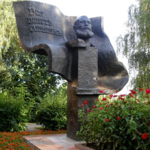 Фотография памятника Памятник коммунисту Ивану Семенову