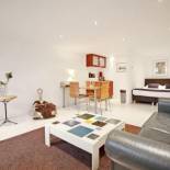 Фотография мини отеля Romantic Jordaan Canalsuite near Anne Frank House