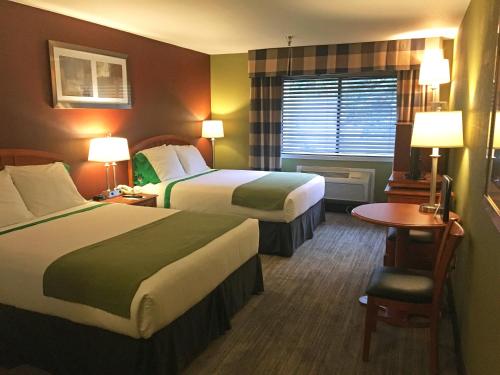 Фотография гостиницы GuestHouse Inn & Suites Poulsbo